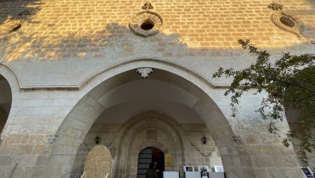 Tarihi Reji Kilisesi kültürel etkinliklerle hayat buluyor